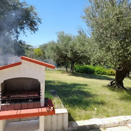 Ninetta Villa *