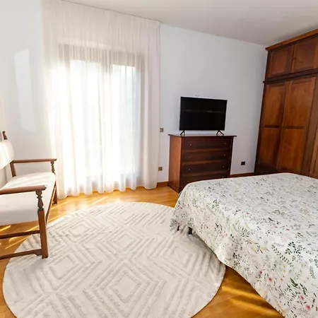Ninetta Villa *